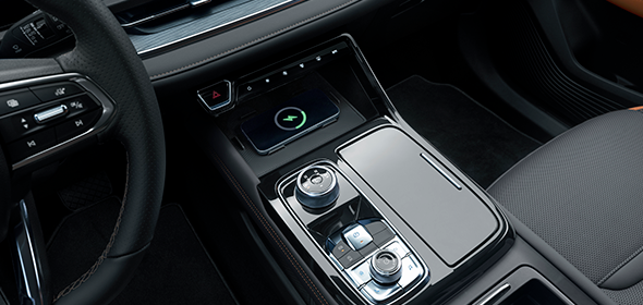 Disfruta de su conducción dinámica, su tecnología híbrida eficiente,